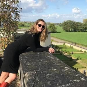 Meet your Posher, Angela